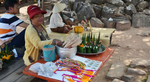 Day 2: Luang Prabang – Flower offering class - city tour – Khoang Si waterfall (B) - luang-prabang-flower-offering-class-city-tour-khoang-si-waterfall-b-GKjEpOon.jpg