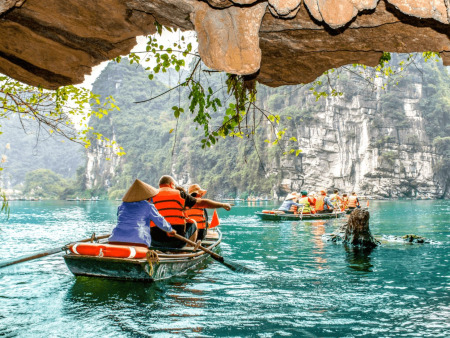 Unlock the Wonders of Vietnam and Cambodia in 21 Days