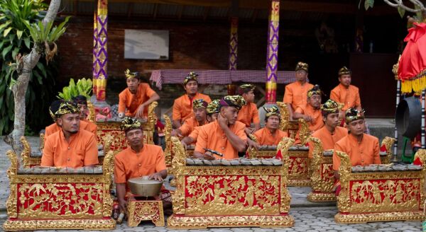 Day 3: Gamelan & Dance Workshop – Batukaru Temple – Belimbing (B)