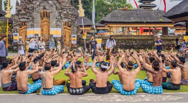 Day 4: Half Day Uluwatu & Kecak Dance Tour (B)