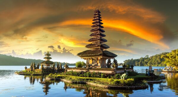 Day 3: Full Day Tanah Lot & Bedugul Tour (B/L)