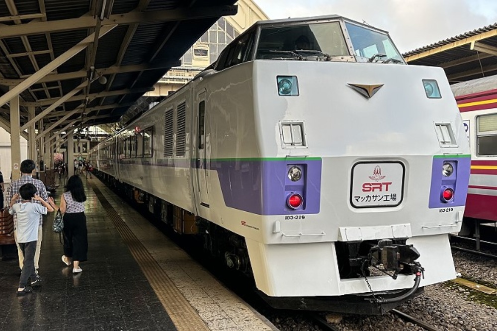 Explore Thailand Onboard The Kiha-183 Train