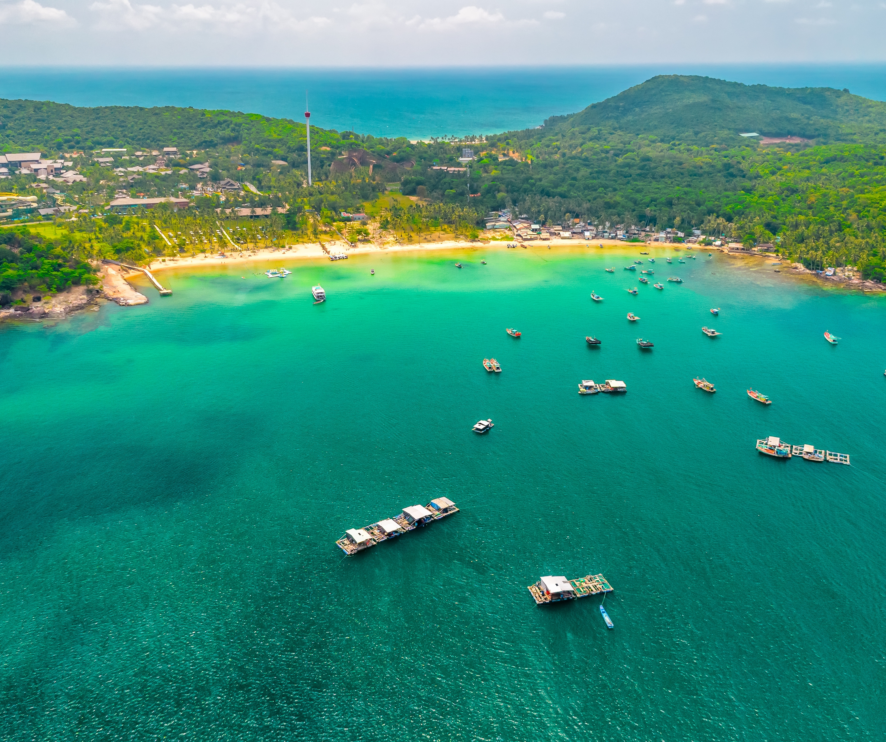 Phu Quoc Island is the top choice for foreign tourists visiting Vietnam during this Lunar New Year