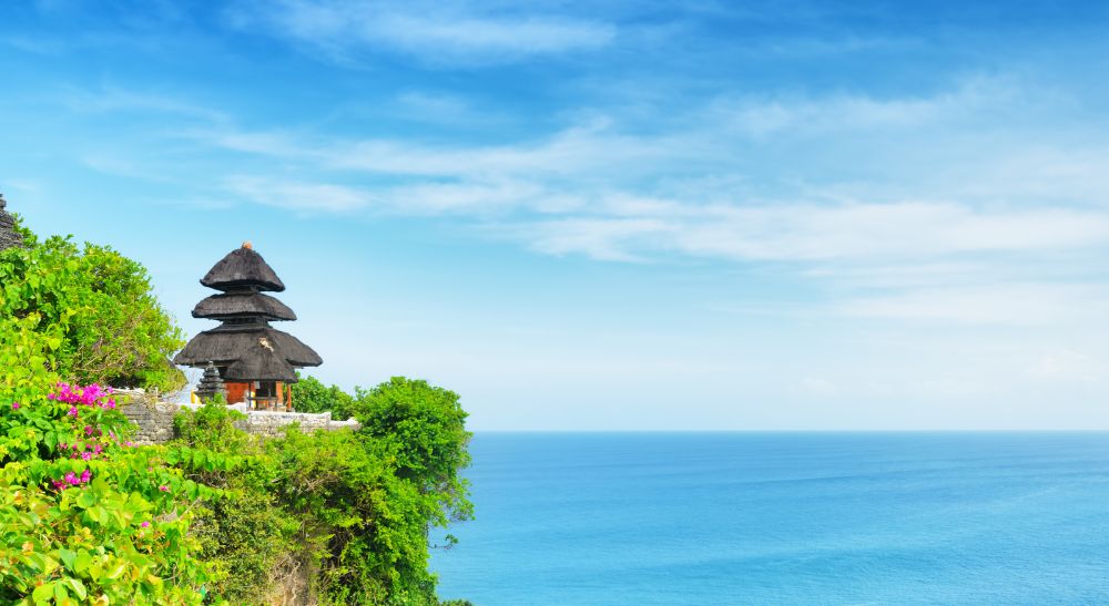 Day 2: Melasti Beach, Uluwatu and Seafood Dinner (B,L,D)