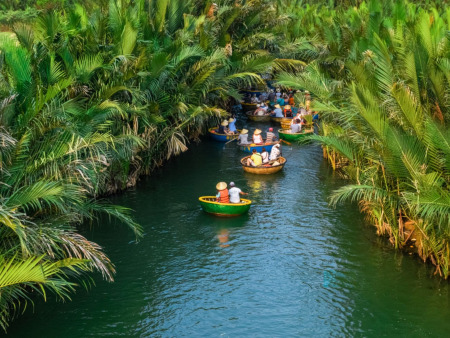 The Essence of Vietnam In 18 Days