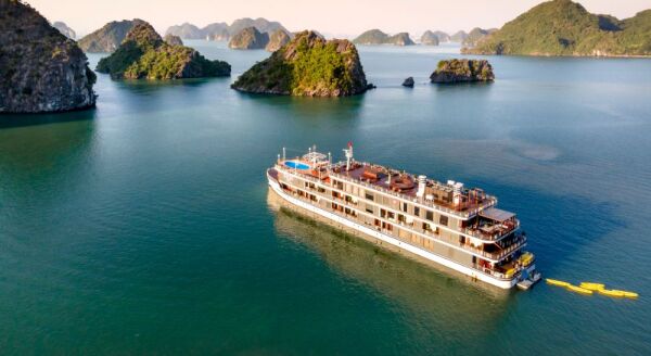 Day 2: EXPLORE THE LAND OF DRAGON - HA LONG BAY (B/L/D) - SHARING CRUISE, BUS