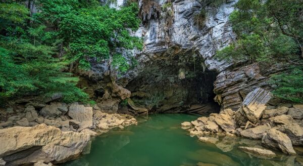 Day 10: Tu Lan cave - Kim Cave - Hung Ton Cave - Tan Hoa (B) - Group Tour