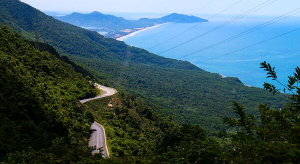 Day 8: Gorgeous Drive Through Hai Van Pass (B)